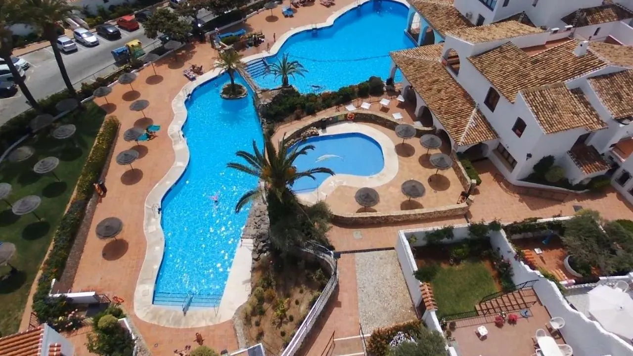 Right By The Pool Area In Capistrano Village! Nerja Apartment