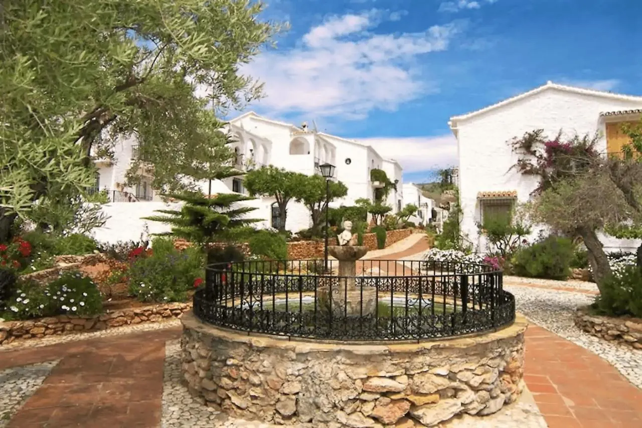 Right By The Pool Area In Capistrano Village! Nerja
