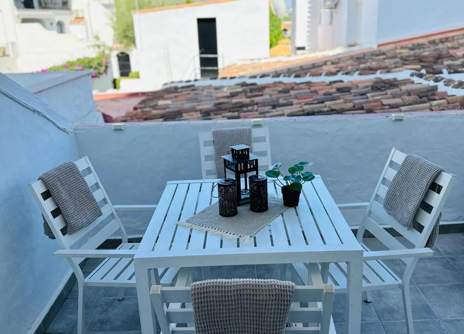Right By The Pool Area In Capistrano Village! Nerja