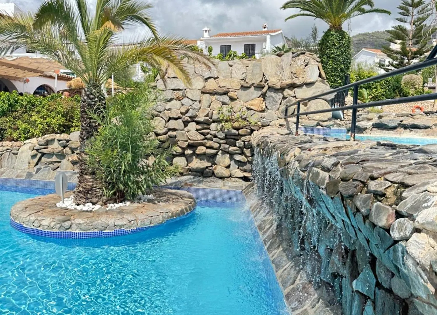 Apartment Right By The Pool Area In Capistrano Village! Nerja