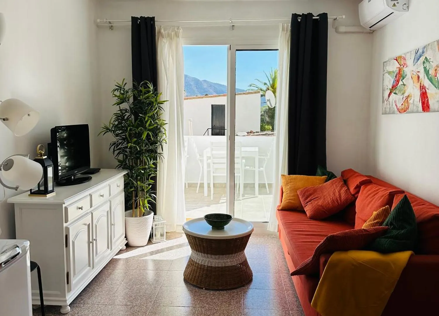 Apartamento Right By The Pool Area In Capistrano Village! Nerja
